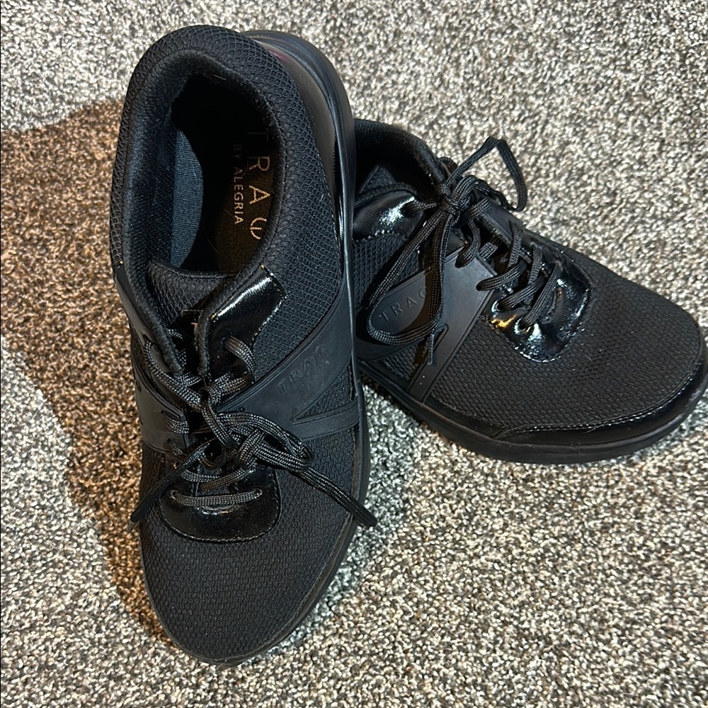 Traq by Alegria Black Athletic Shoes with Durable Sole